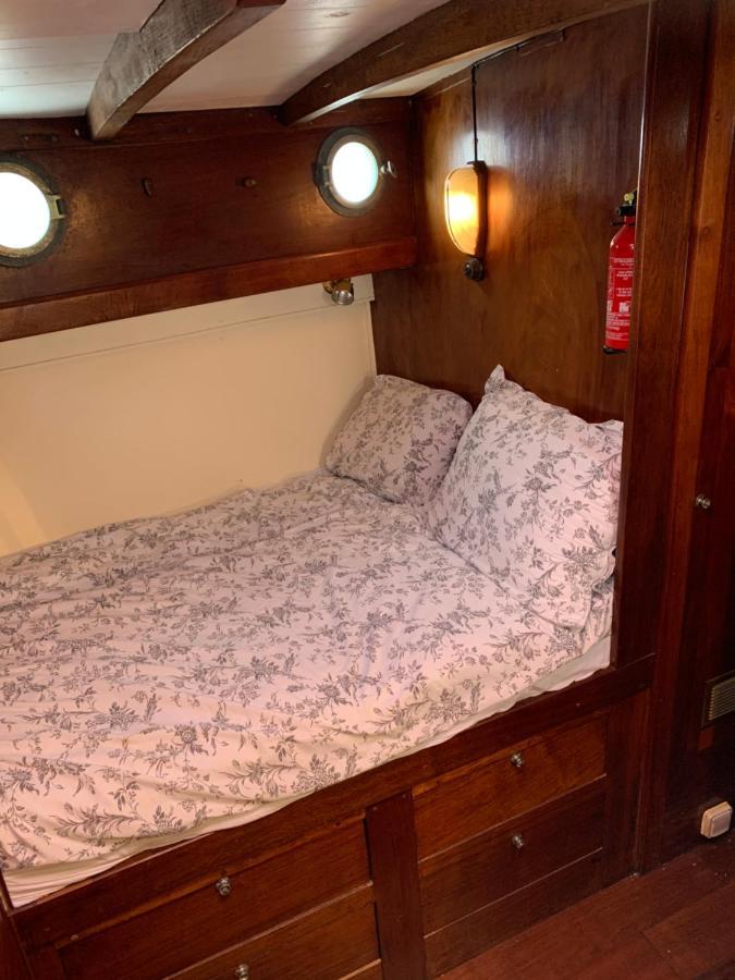 Port Deauville Yacht Vintage מראה חיצוני תמונה