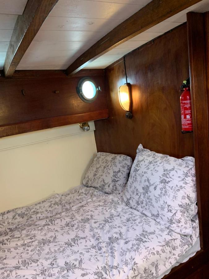 Port Deauville Yacht Vintage מראה חיצוני תמונה