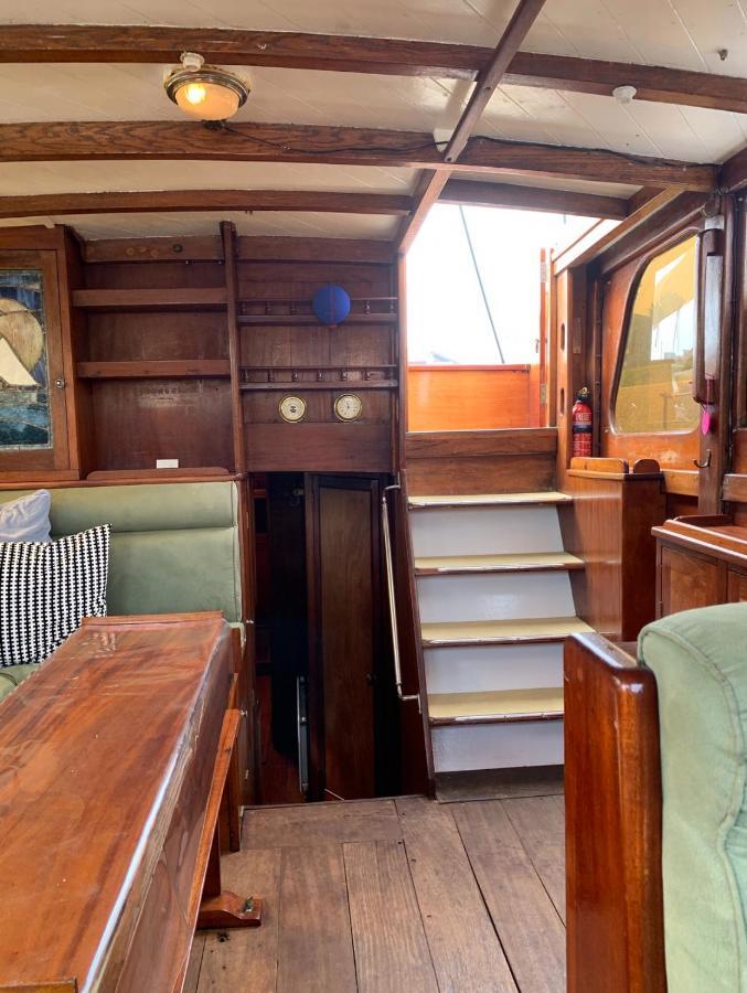 Port Deauville Yacht Vintage מראה חיצוני תמונה
