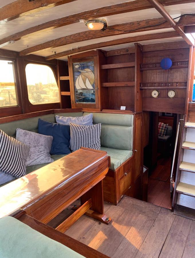 Port Deauville Yacht Vintage מראה חיצוני תמונה