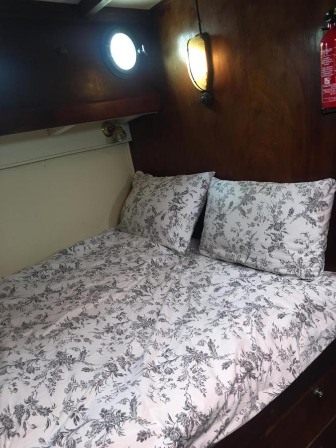 Port Deauville Yacht Vintage מראה חיצוני תמונה